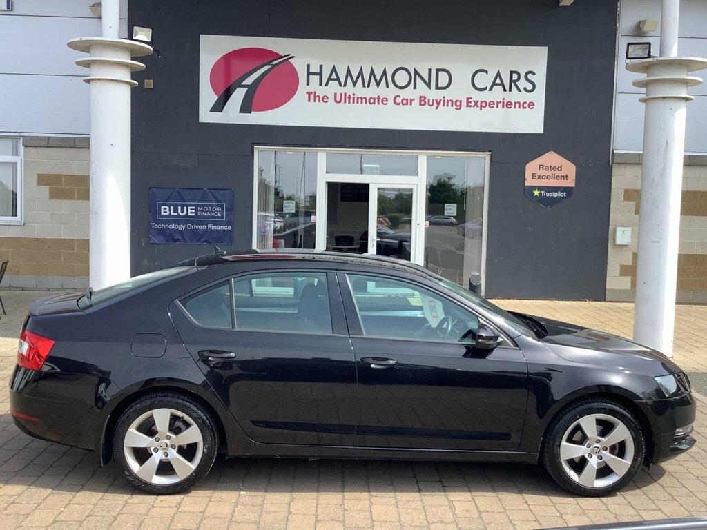Skoda Octavia 1.5L Se Drive KM20KUY Black #4