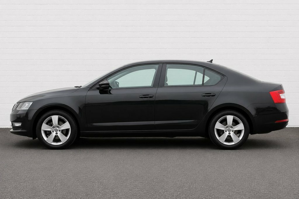 Skoda Octavia 1.5L Se Drive Black #3