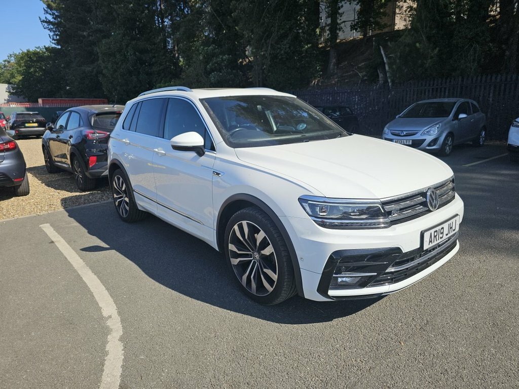 Volkswagen Tiguan 2L R-line Tech White