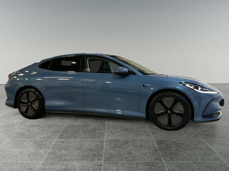 MG IM5 300Kw Long Range 100Kwh Blue #6