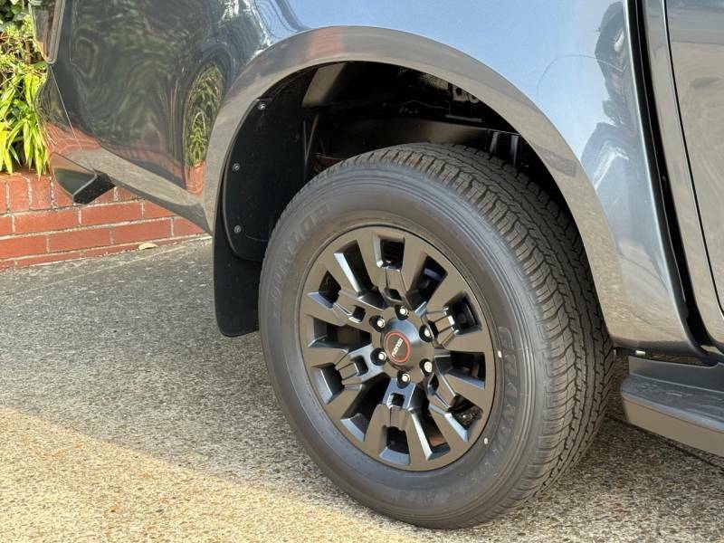 Isuzu D-Max 2.2 V-cross 8 Speed 26My Grey #3