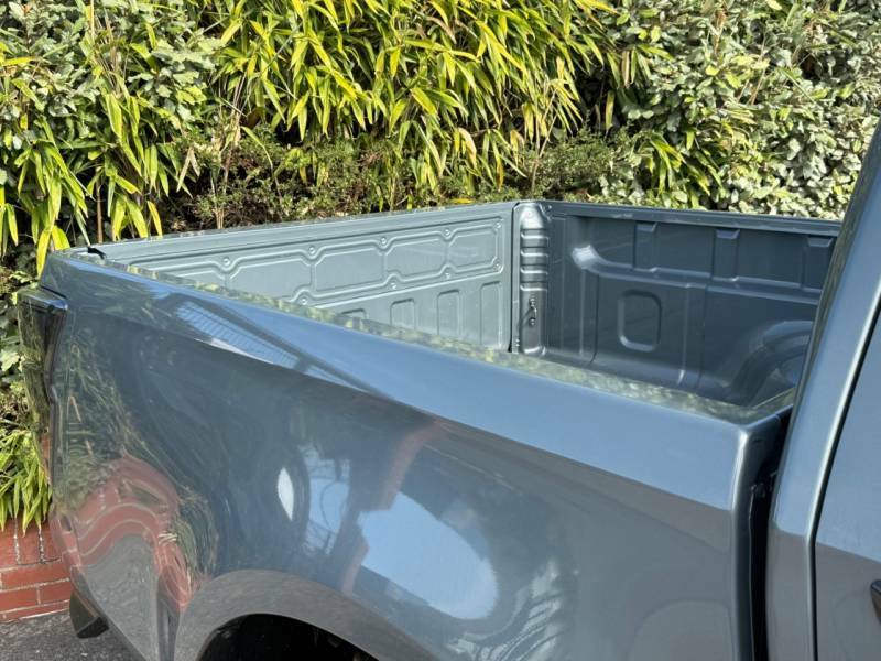 Isuzu D-Max 2.2 V-cross 8 Speed 26My Grey #3