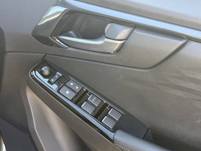 Isuzu D-Max 2.2 V-cross 8 Speed 26My Grey #4