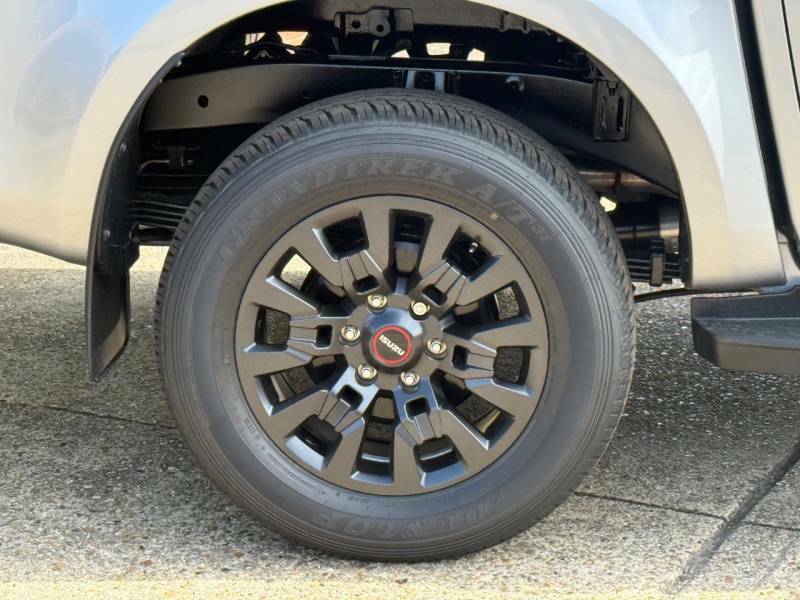 Isuzu D-Max 2.2 V-cross 8 Speed 26My Silver #2