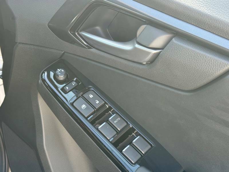 Isuzu D-Max 2.2 V-cross 8 Speed 26My Silver #4