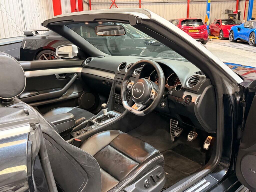 Audi RS4 Cabriolet 4.2 Quattro Black #5