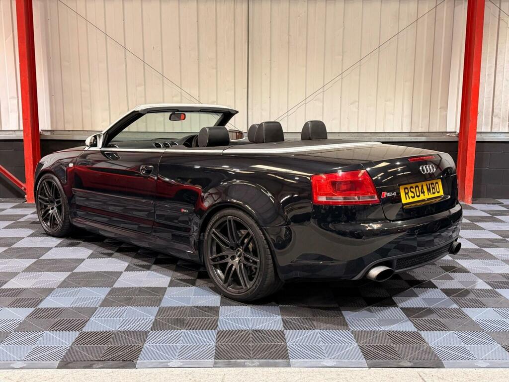 Audi RS4 Cabriolet 4.2 Quattro Black #4