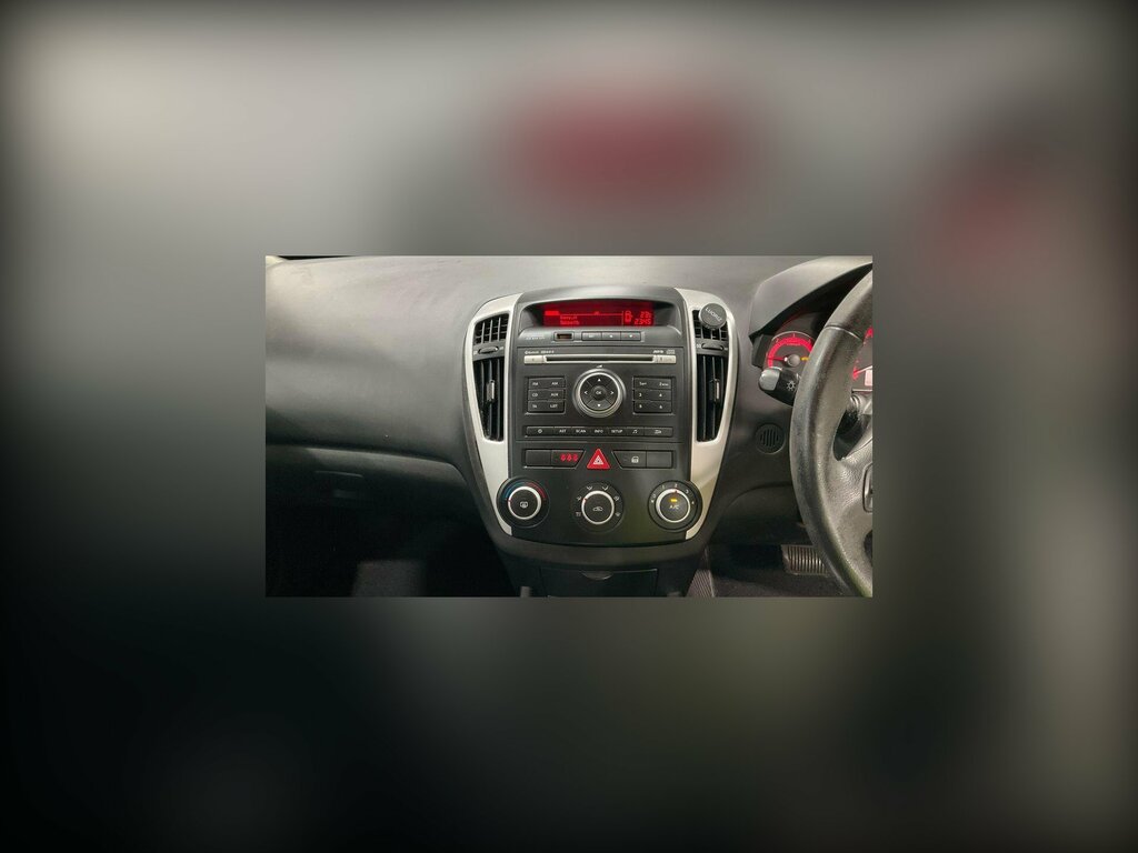 Kia Ceed 1.6 Crdi 2 Sports Wagon Euro 5 Red #3