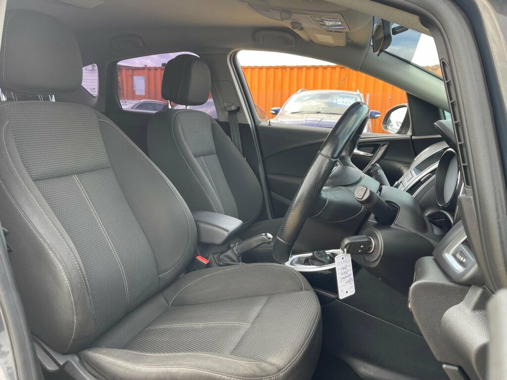Vauxhall Astra 1.6I 16V Excite Black #12
