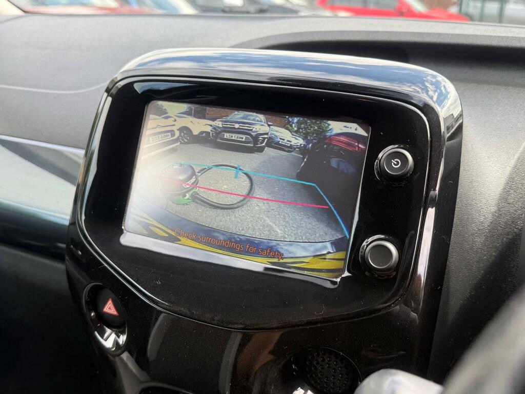 Toyota Aygo X Vvt-i X-play Red #23