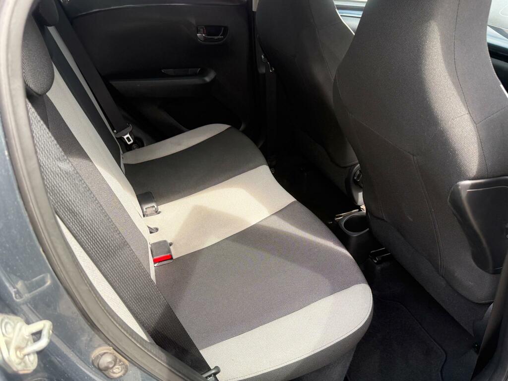 Toyota Aygo X Vvt-i X-play Red #29