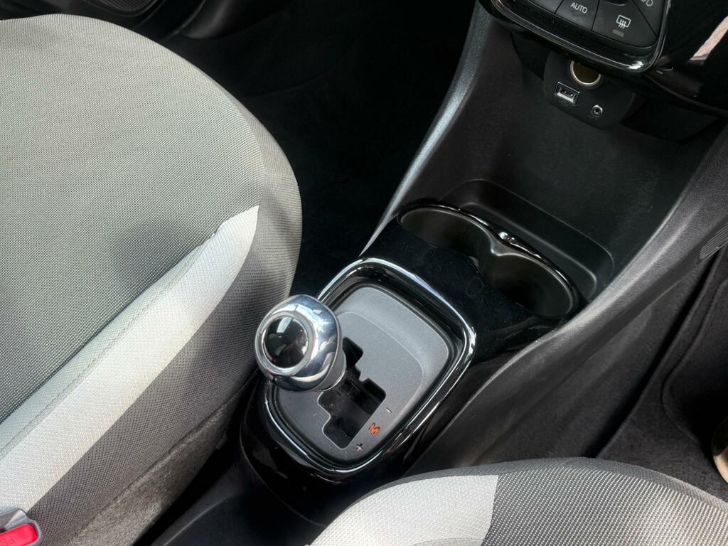 Toyota Aygo X Vvt-i X-play Red #25