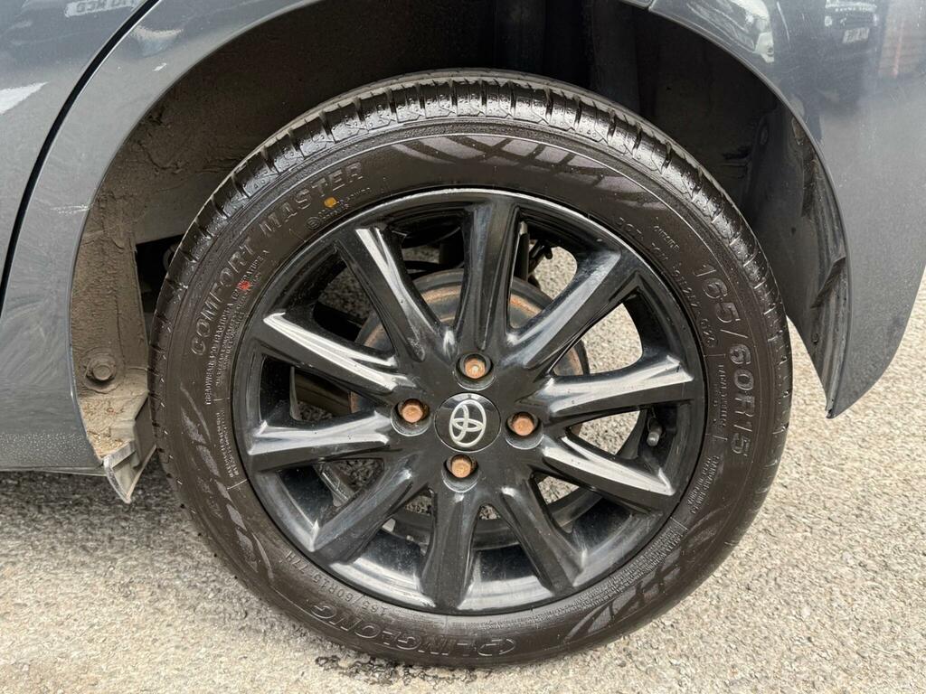 Toyota Aygo X Vvt-i X-play Red #13