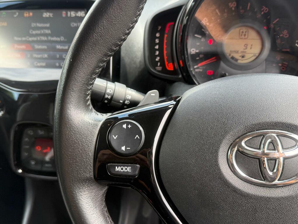 Toyota Aygo X Vvt-i X-play Red #18