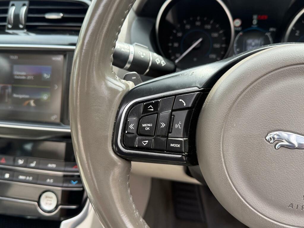 Jaguar XE 2.0D R-sport Saloon Awd Euro 6 S Black #18