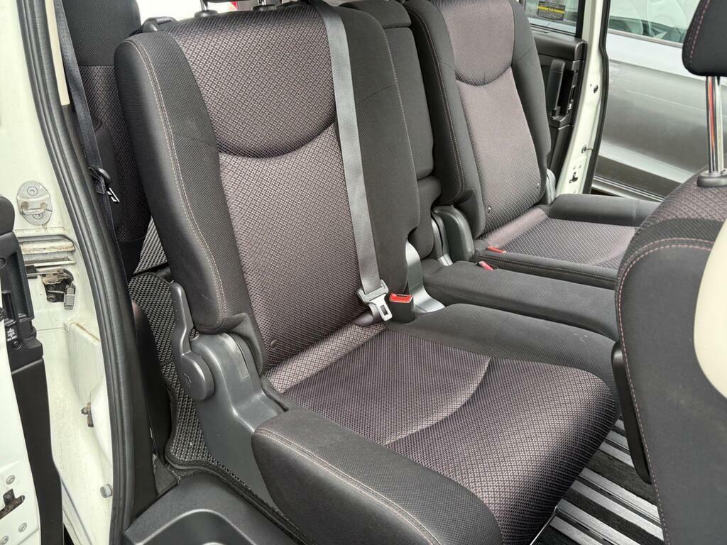 Nissan Serena Mpv Black #28