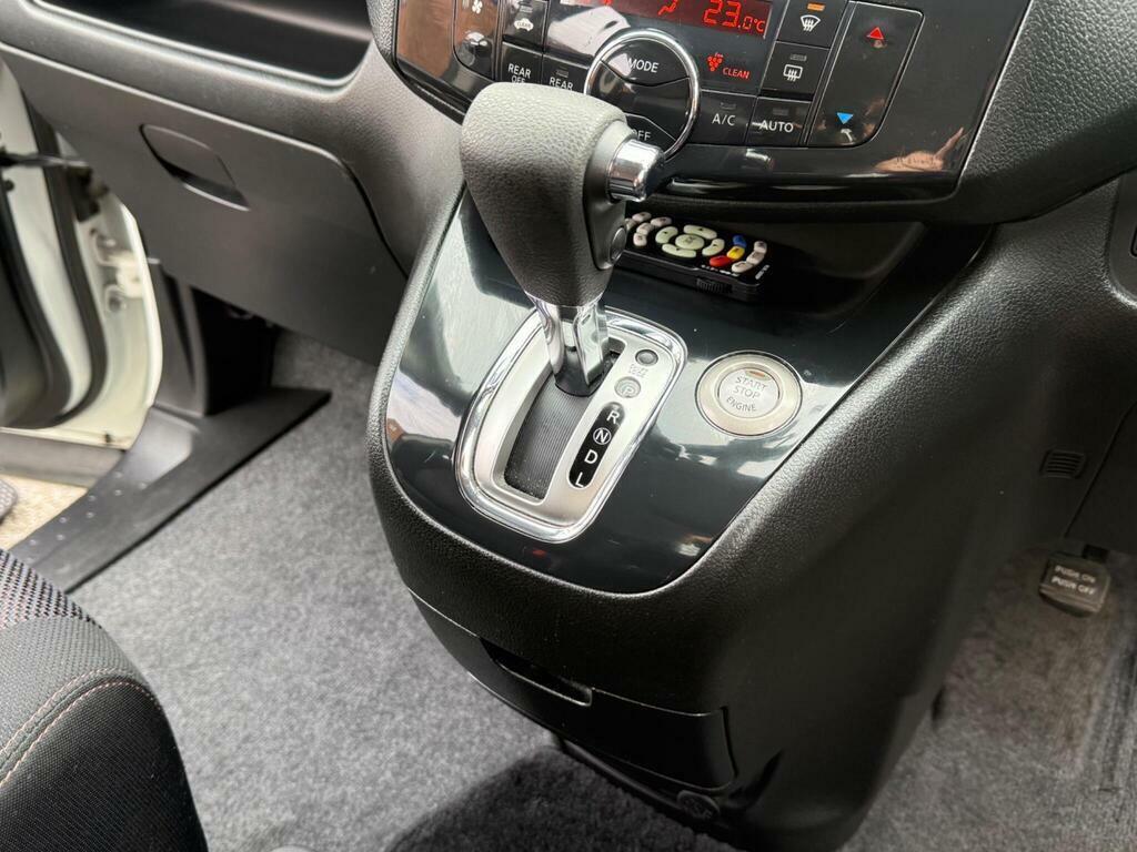 Nissan Serena Mpv Black #19