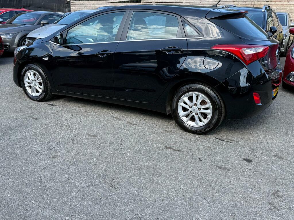 Hyundai I30 Crdi Active Black #10
