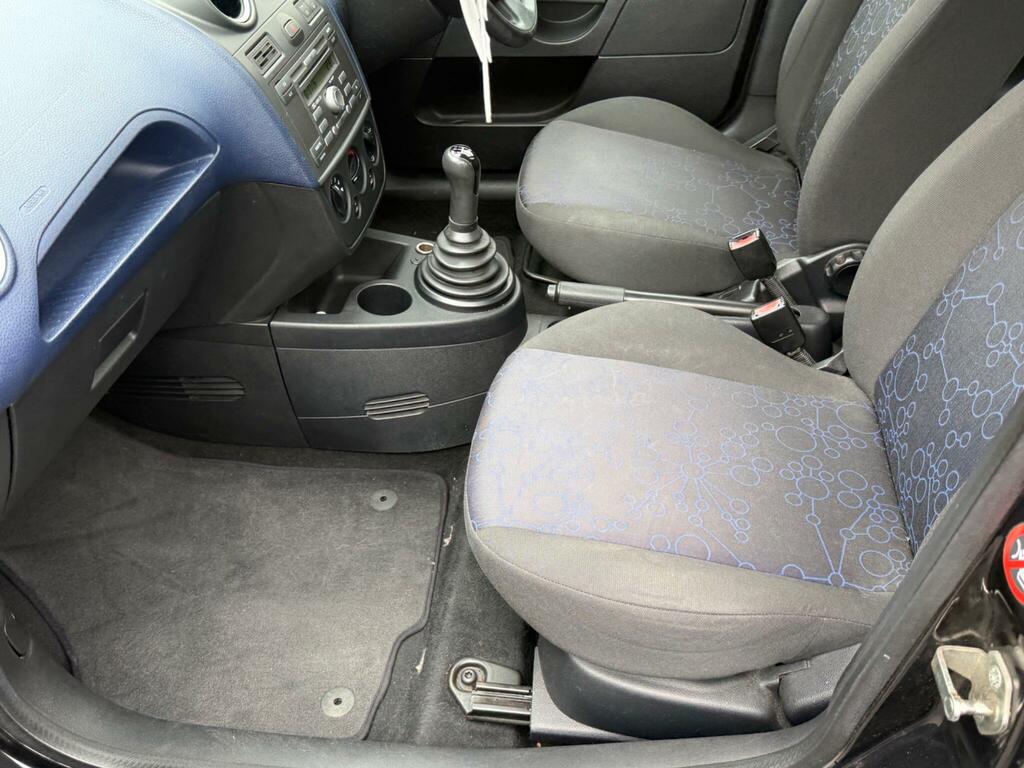 Ford Fiesta Style Climate Black #22