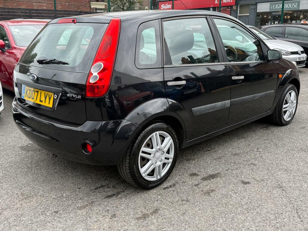 Ford Fiesta Style Climate Black #7