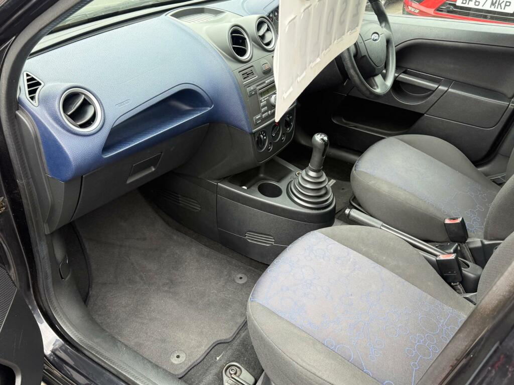 Ford Fiesta Style Climate Black #25