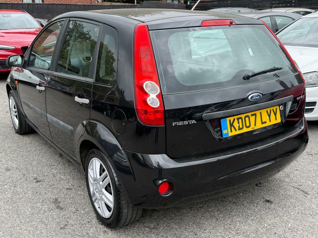 Ford Fiesta Style Climate Black #4