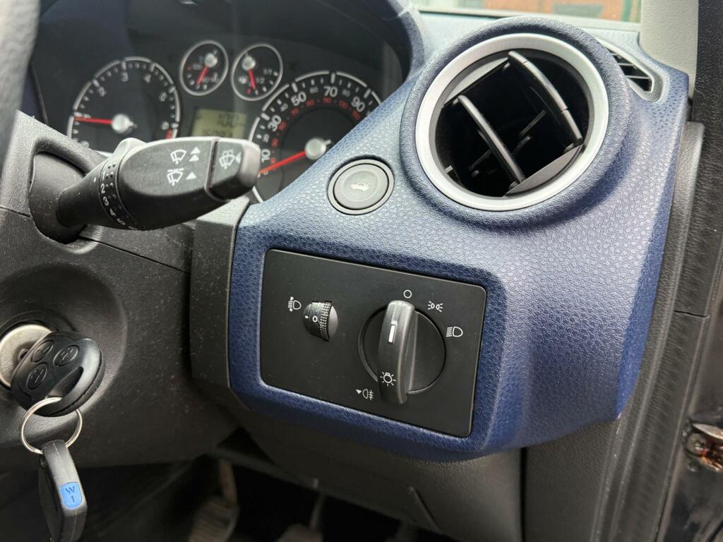 Ford Fiesta Style Climate Black #17