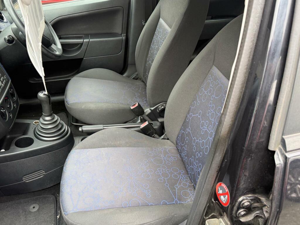 Ford Fiesta Style Climate Black #24