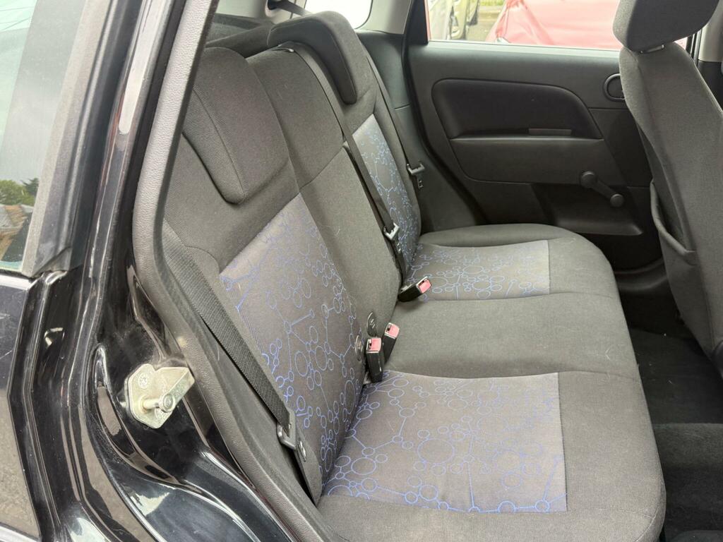 Ford Fiesta Style Climate Black #30