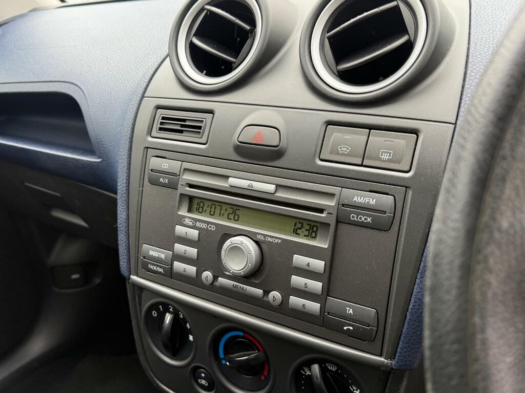 Ford Fiesta Style Climate Black #19