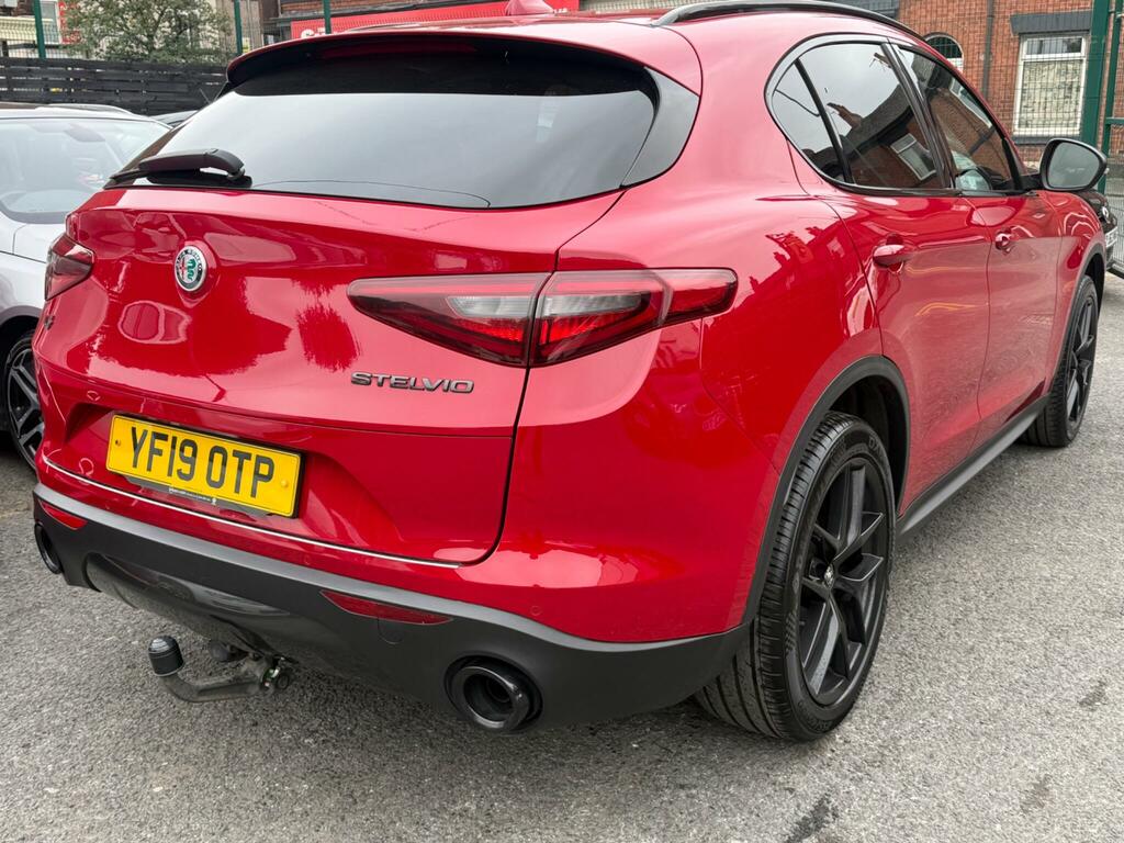 Alfa Romeo Stelvio Nero Edizione Red #3