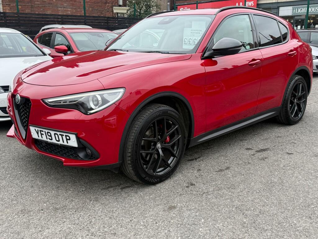 Alfa Romeo Stelvio Nero Edizione Red #6