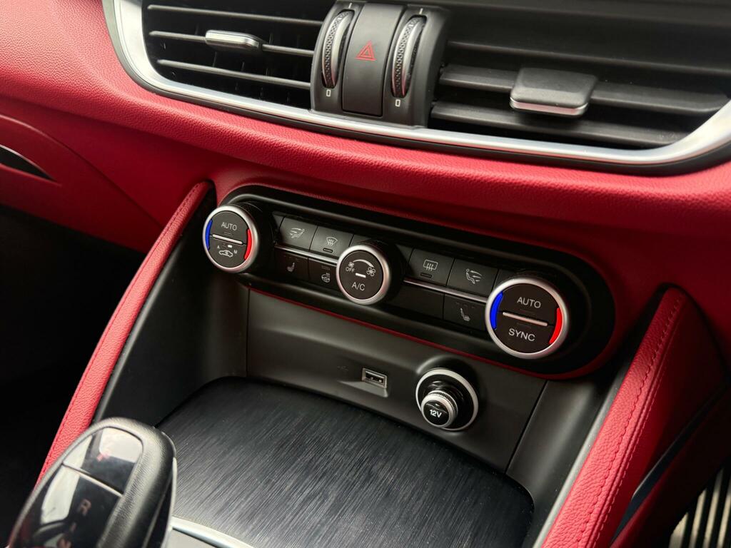 Alfa Romeo Stelvio  Black #27