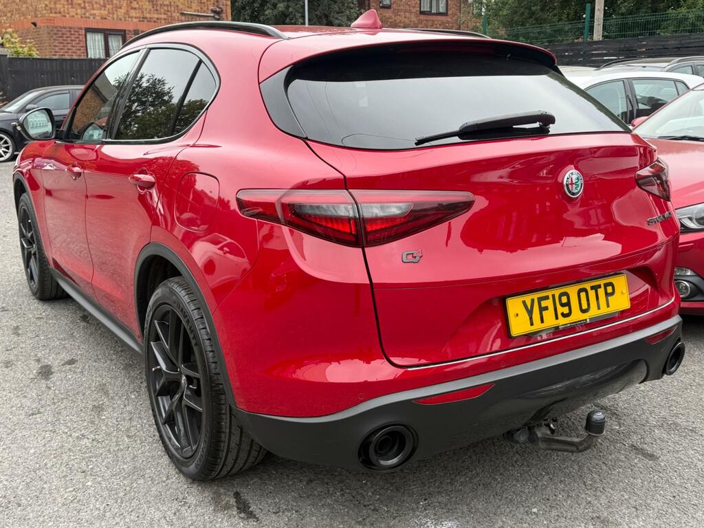 Alfa Romeo Stelvio Nero Edizione Red #4