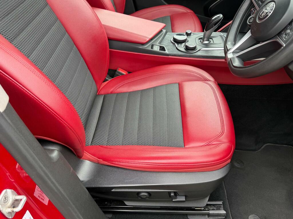 Alfa Romeo Stelvio  Black #32