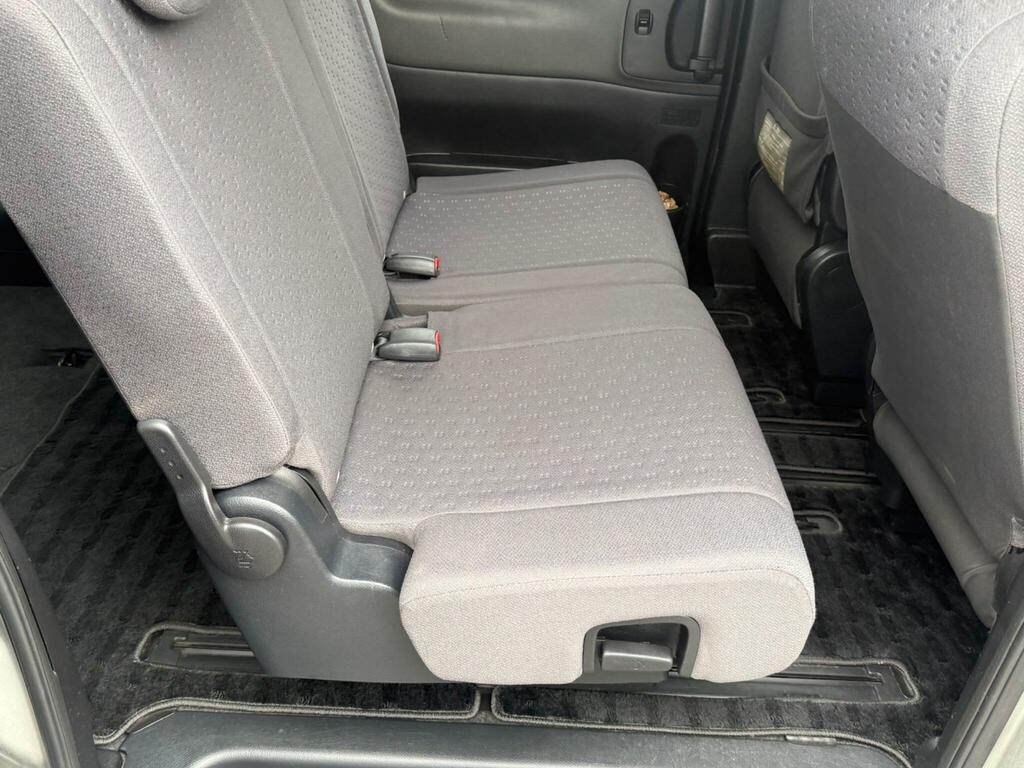 Nissan Serena White #29