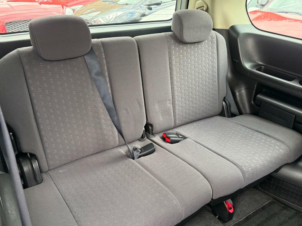 Nissan Serena White #33