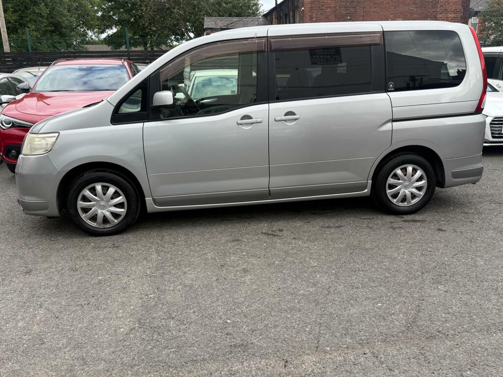 Nissan Serena White #10