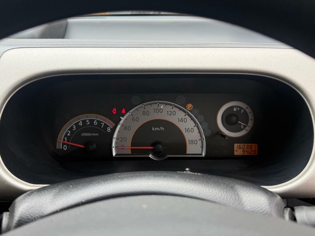 Nissan Serena White #16