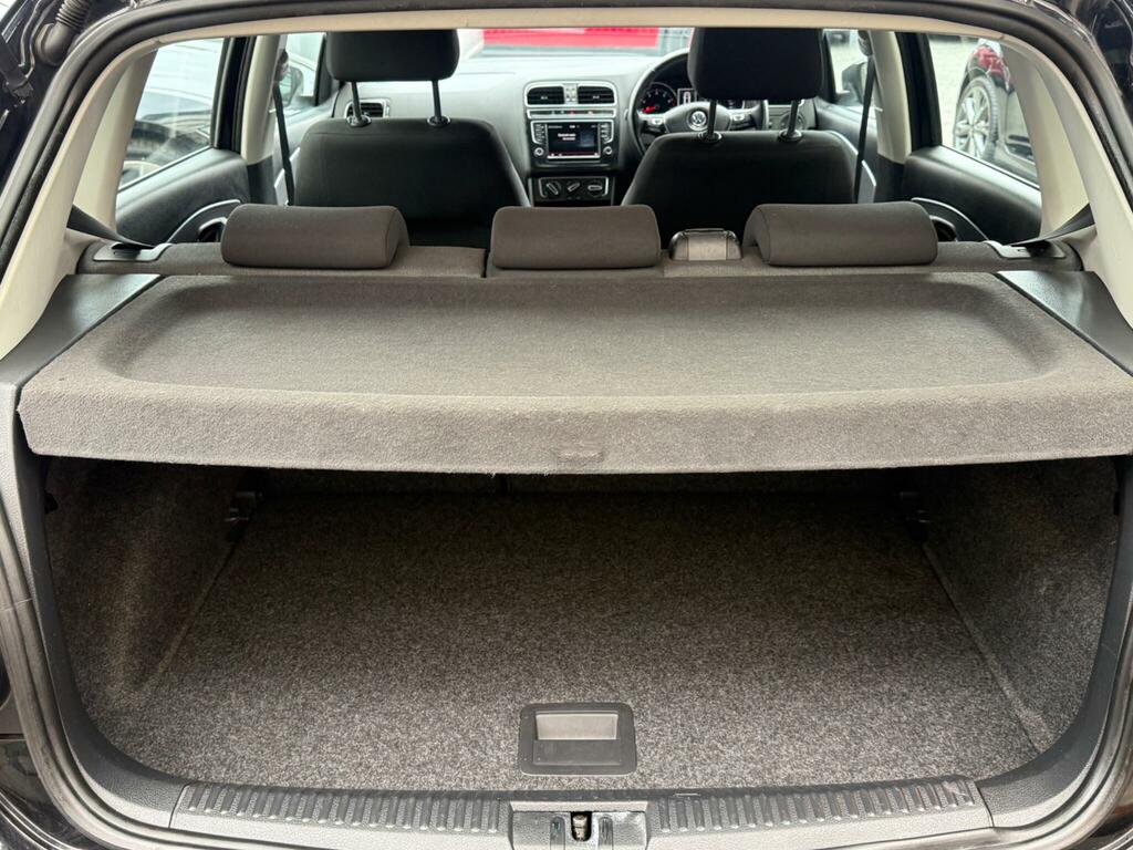Volkswagen Polo White #40