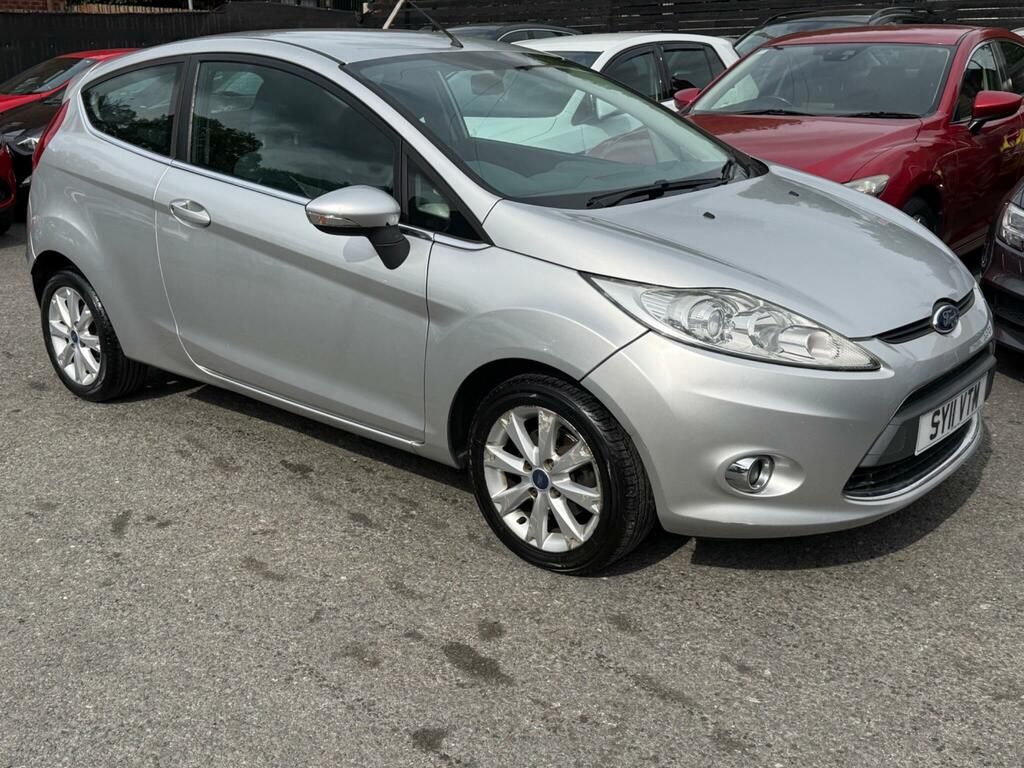 Ford Fiesta Zetec Silver #5