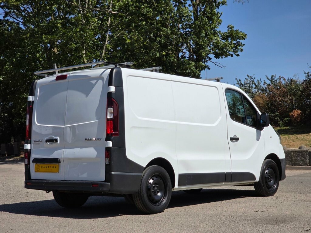 Renault Trafic Mpv White #5