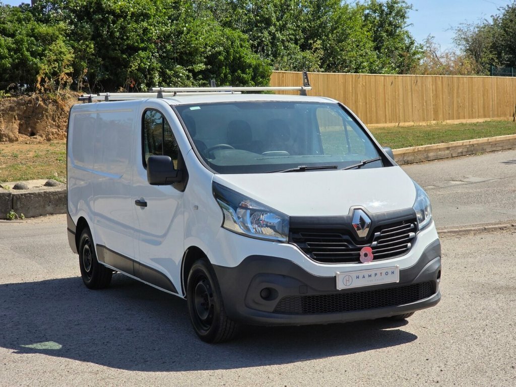 Renault Trafic Mpv White #2