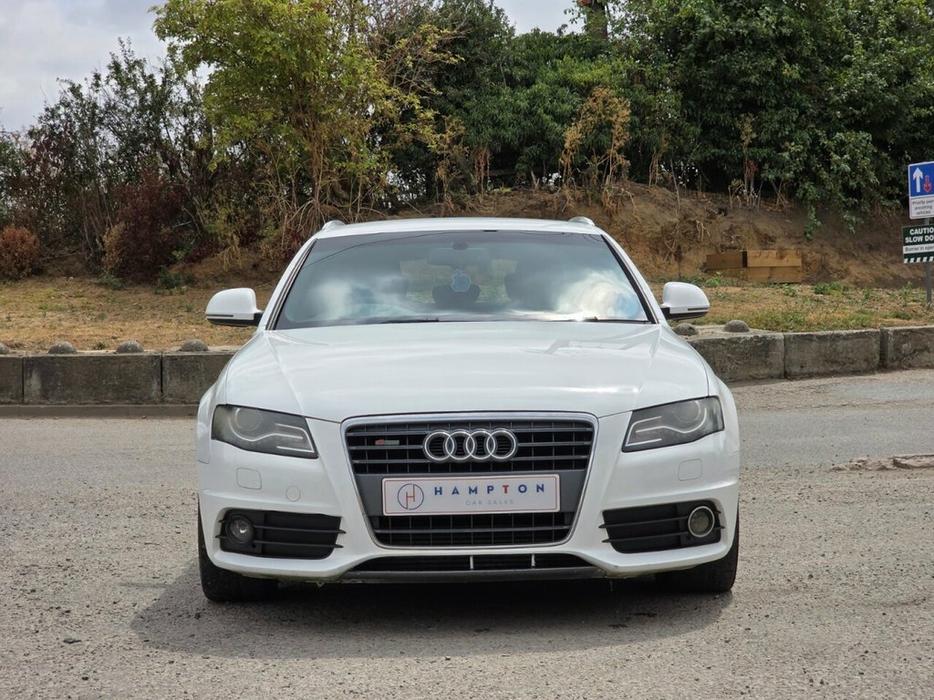 Audi A4 Avant 2L Executive S Line DE09UNY White #3