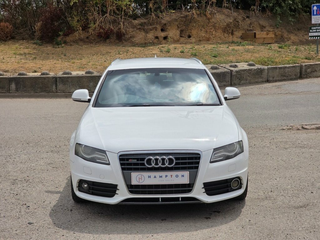 Audi A4 Avant 2L Executive S Line DE09UNY White #4