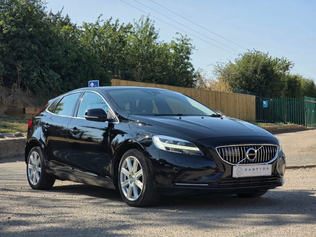 Volvo V40 Hatchback SV68FGC Black