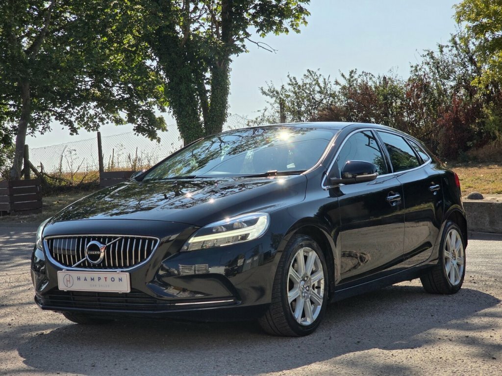 Volvo V40 Hatchback SV68FGC Black #5