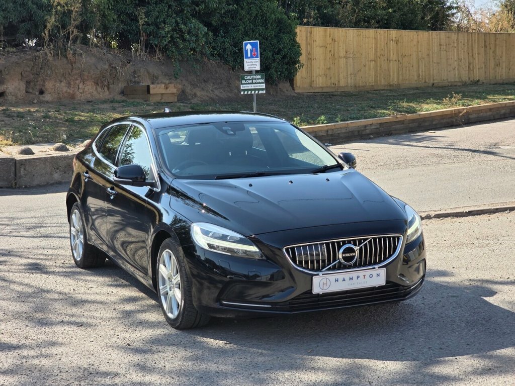 Volvo V40 Hatchback SV68FGC Black #2