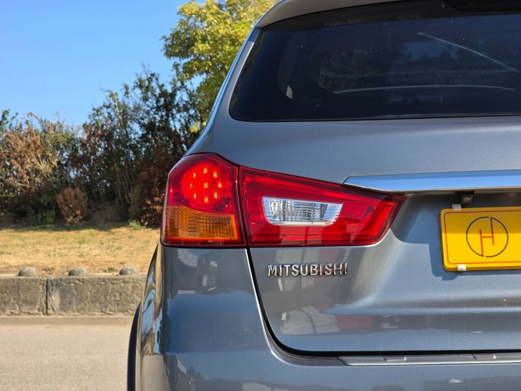 Mitsubishi ASX Asx Dynamic White #41