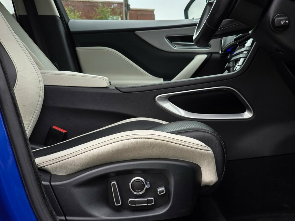 Jaguar F-Pace White #13